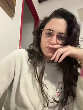 Lunaabbey online show from May 2026 05:00:02 AM