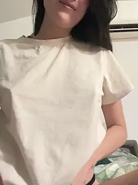 Lunaabbey online show from January 2026 04:25:02 PM