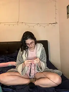 Lunaabbey online show from March 2026 05:59:01 PM