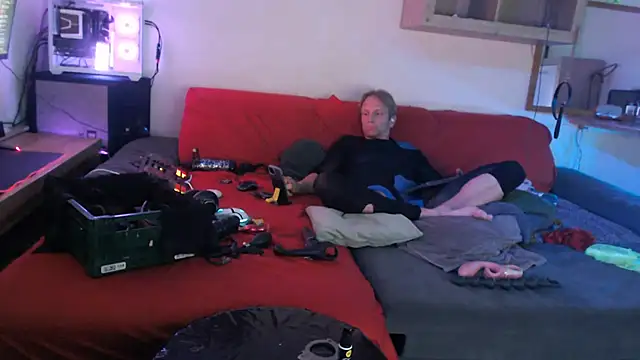 Snapshot of davidgntxxxxx chatting on June 2026 01:39:01 AM davidgntxxxxx online show from June 2026 01:39:01 AM
