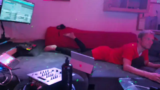 davidgntxxxxx online show from February 2026 07:00:02 PM