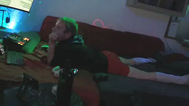 Snapshot of davidgntxxxxx chatting on December 2025 07:02:02 PM davidgntxxxxx online show from December 2025 07:02:02 PM