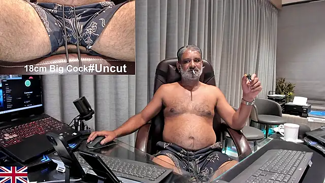 Snapshot of OnlineBossUK chatting on May 2026 05:16:02 AM OnlineBossUK online show from May 2026 05:16:02 AM