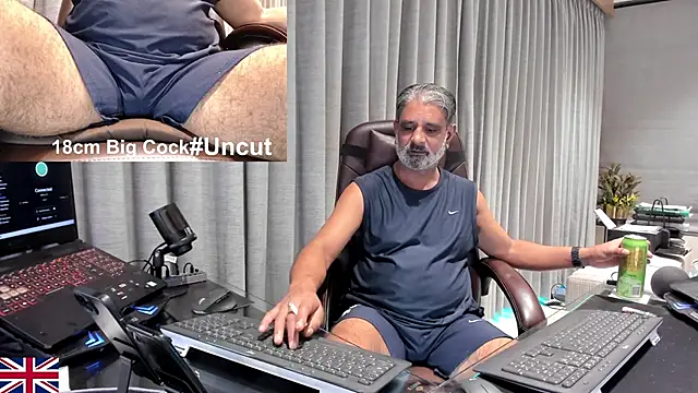 OnlineBossUK online show from April 2026 05:08:02 PM