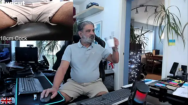 OnlineBossUK online show from November 2025 03:26:01 PM