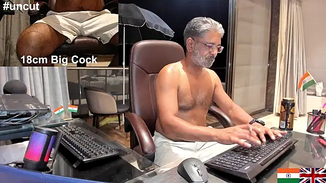 Snapshot of OnlineBossUK chatting on March 2025 06:23:01 PM OnlineBossUK online show from March 2025 06:23:01 PM