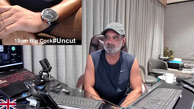 Snapshot of OnlineBossUK chatting on May 2026 05:51:02 PM OnlineBossUK online show from May 2026 05:51:02 PM