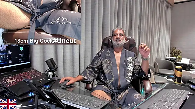 Snapshot of OnlineBossUK chatting on May 2026 11:15:02 PM OnlineBossUK online show from May 2026 11:15:02 PM