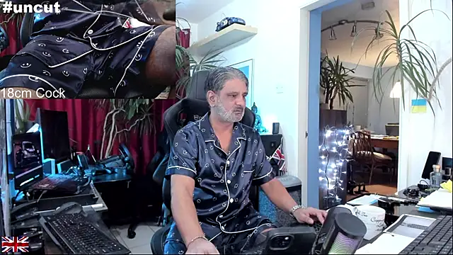 Snapshot of OnlineBossUK chatting on October 2025 05:46:01 PM OnlineBossUK online show from October 2025 05:46:01 PM