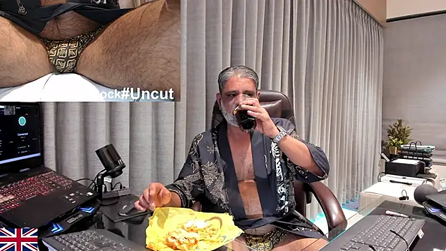 OnlineBossUK online show from March 2026 10:52:01 PM