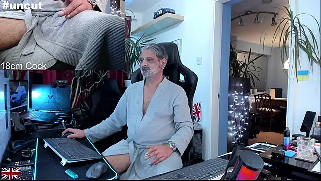 OnlineBossUK online show from November 2025 06:25:01 AM