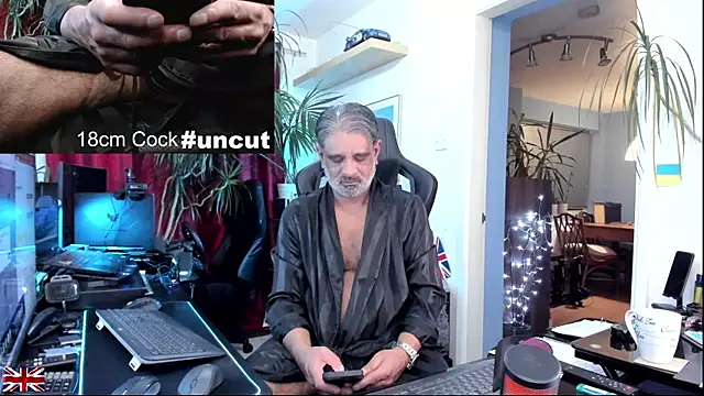 OnlineBossUK online show from December 2025 07:49:02 PM