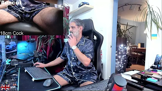 OnlineBossUK online show from December 2025 07:59:02 PM