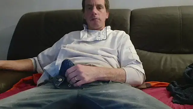 Snapshot of cloupefun chatting on December 2025 07:41:01 AM cloupefun online show from December 2025 07:41:01 AM