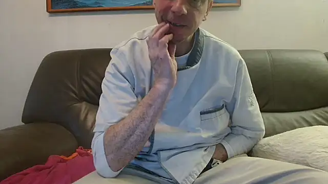 Snapshot of cloupefun chatting on February 2026 07:21:02 AM cloupefun online show from February 2026 07:21:02 AM