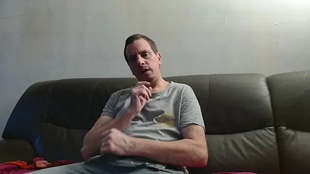 Snapshot of cloupefun chatting on October 2025 06:56:02 AM cloupefun online show from October 2025 06:56:02 AM