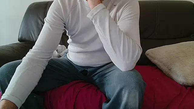 Snapshot of cloupefun chatting on October 2025 12:46:01 PM cloupefun online show from October 2025 12:46:01 PM