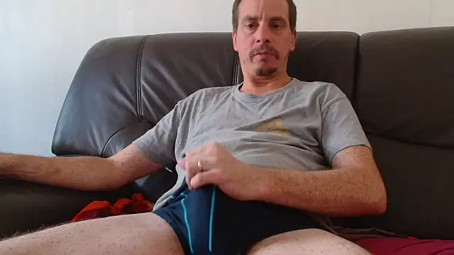 Snapshot of cloupefun chatting on November 2025 12:42:02 PM cloupefun online show from November 2025 12:42:02 PM