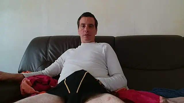 Snapshot of cloupefun chatting on November 2025 12:42:01 PM cloupefun online show from November 2025 12:42:01 PM