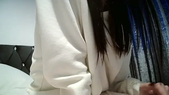 Snapshot of AaliyahLux chatting on November 2025 02:18:02 PM AaliyahLux online show from November 2025 02:18:02 PM