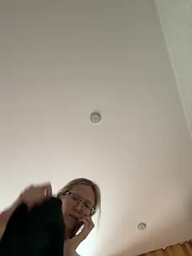 Snapshot of angelmommu chatting on March 2026 05:59:02 AM angelmommu online show from March 2026 05:59:02 AM