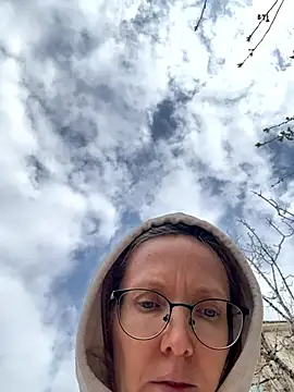 angelmommu online show from April 2026 07:01:01 AM