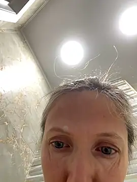 Snapshot of angelmommu chatting on November 2025 06:13:02 AM angelmommu online show from November 2025 06:13:02 AM