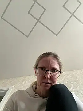 angelmommu online show from March 2026 06:24:01 AM