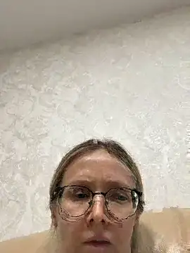 angelmommu online show from April 2026 11:01:01 AM