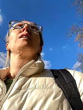 Snapshot of angelmommu chatting on November 2025 11:59:02 AM angelmommu online show from November 2025 11:59:02 AM