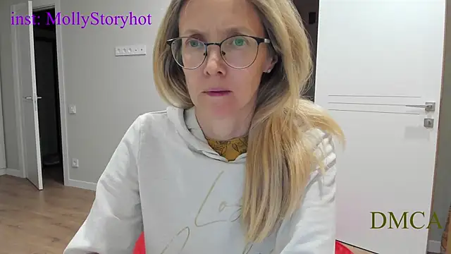 Snapshot of angelmommu chatting on December 2025 08:15:02 AM angelmommu online show from December 2025 08:15:02 AM