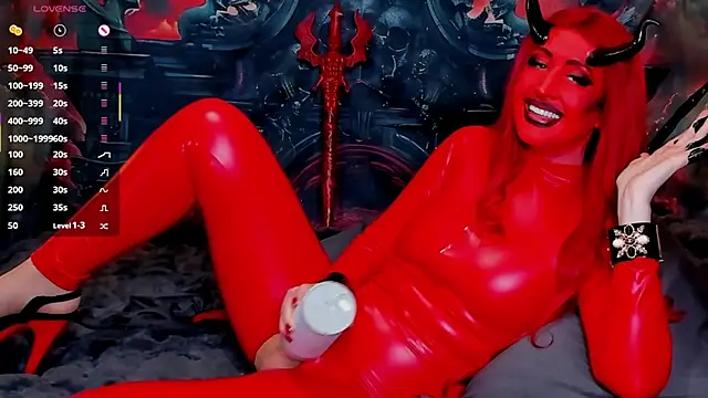 Snapshot of EvaDominatrix chatting on October 2025 07:48:02 PM EvaDominatrix online show from October 2025 07:48:02 PM