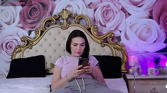 HessaHessy online show from May 2026 02:11:01 PM
