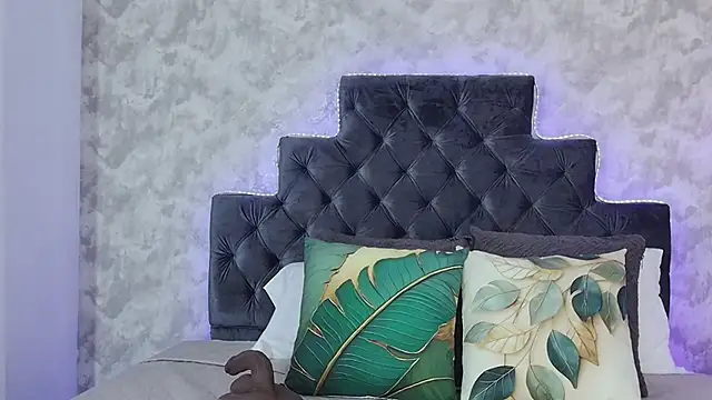 elizabeth coleman online show from April 2026 09:49:01 PM