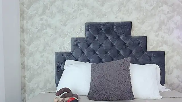 elizabeth coleman online show from April 2026 10:05:02 PM