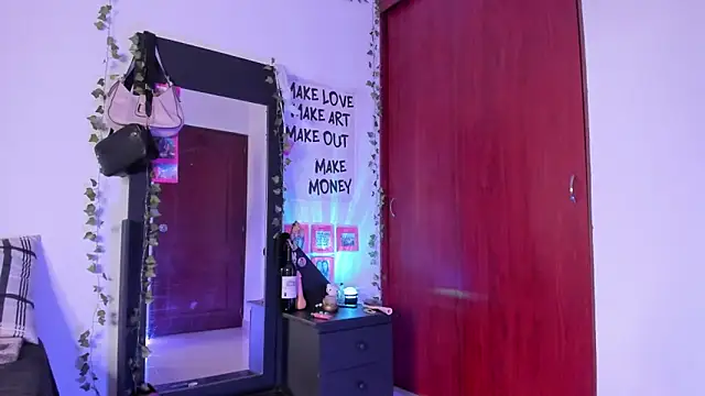 little kayla  online show from April 2026 12:44:02 AM