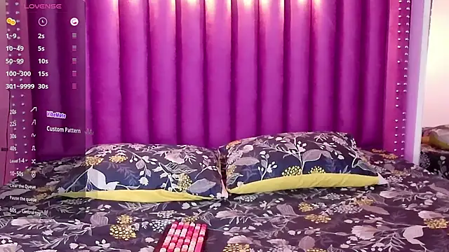 little kayla  online show from September 2025 02:54:01 AM