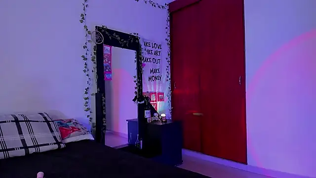 little kayla  online show from December 2025 07:29:02 PM