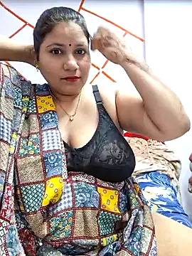 Snapshot of MOM-SUN-COUPLE chatting on February 2025 09:27:01 AM MOM-SUN-COUPLE online show from February 2025 09:27:01 AM