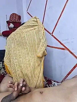 Snapshot of MOM-SUN-COUPLE chatting on January 2025 07:07:02 PM MOM-SUN-COUPLE online show from January 2025 07:07:02 PM