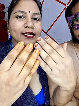 Snapshot of MOM-SUN-COUPLE chatting on January 2025 04:30:02 PM MOM-SUN-COUPLE online show from January 2025 04:30:02 PM