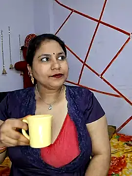 Snapshot of MOM-SUN-COUPLE chatting on January 2025 07:32:02 PM MOM-SUN-COUPLE online show from January 2025 07:32:02 PM