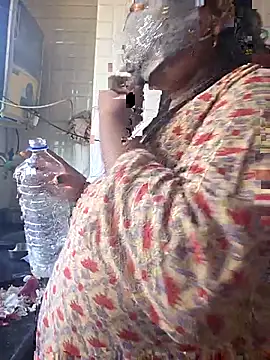 MOM-SUN-COUPLE online show from March 2026 06:48:02 AM