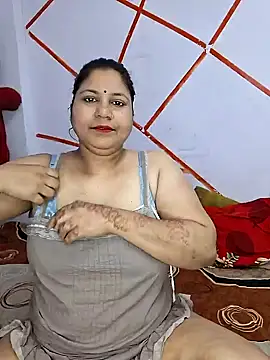 Snapshot of MOM-SUN-COUPLE chatting on February 2025 09:57:02 AM MOM-SUN-COUPLE online show from February 2025 09:57:02 AM