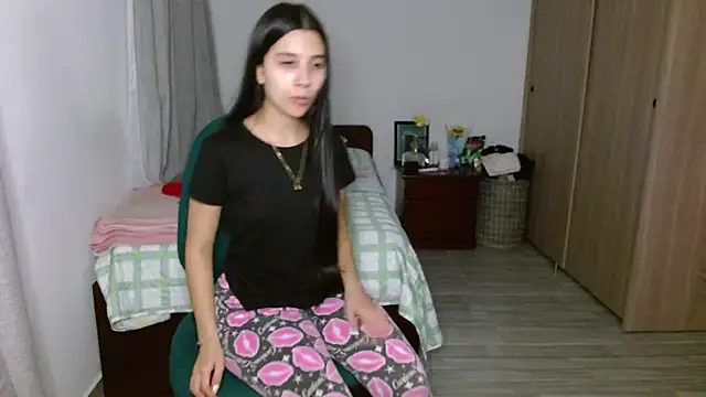 mia  lopez  online show from September 2025 03:45:02 AM