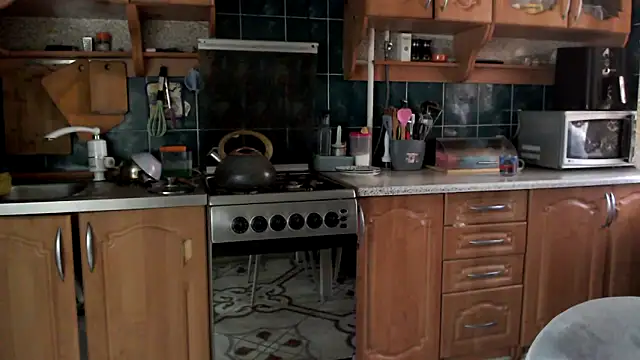 uliastar online show from April 2026 05:04:01 AM