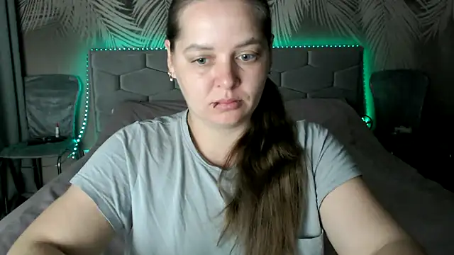 uliastar online show from October 2025 05:29:02 AM