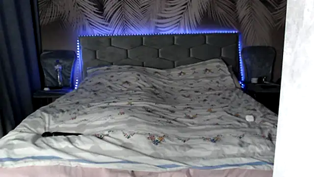 uliastar online show from February 2026 09:00:02 AM