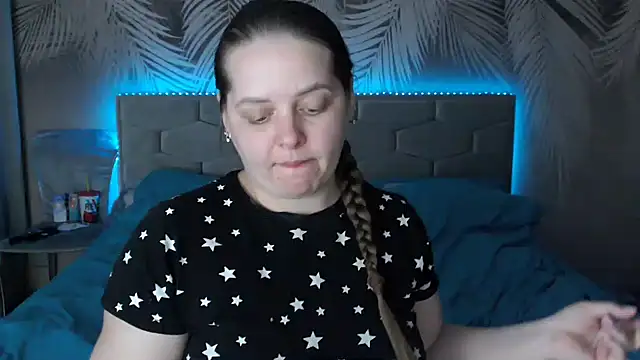 uliastar online show from March 2025 04:02:01 PM
