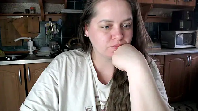 uliastar online show from April 2026 04:38:02 AM